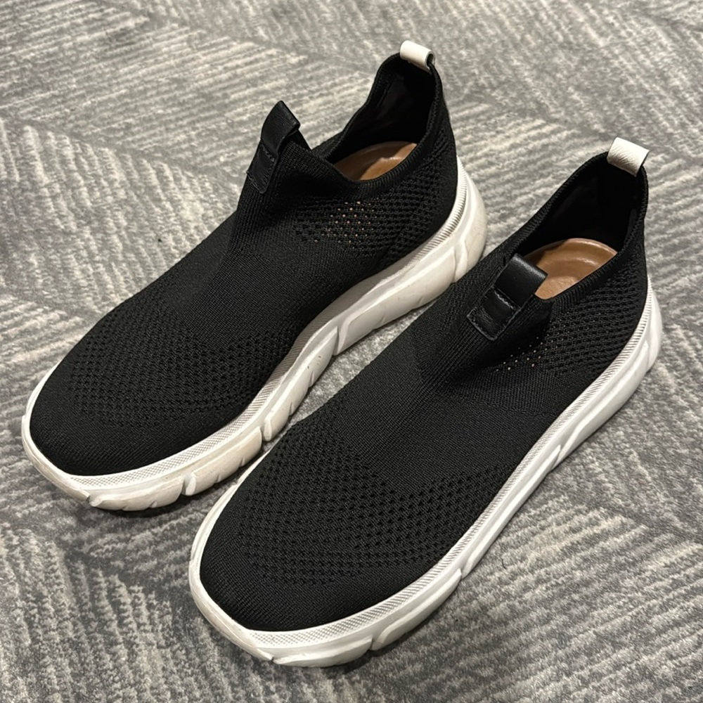 Size 10 women’s slip on J slides sneakerss